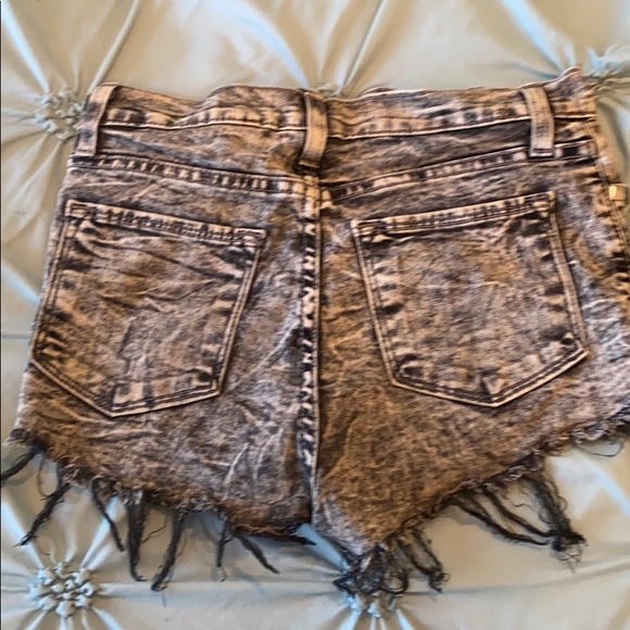Shorts - Picture 4 of 7